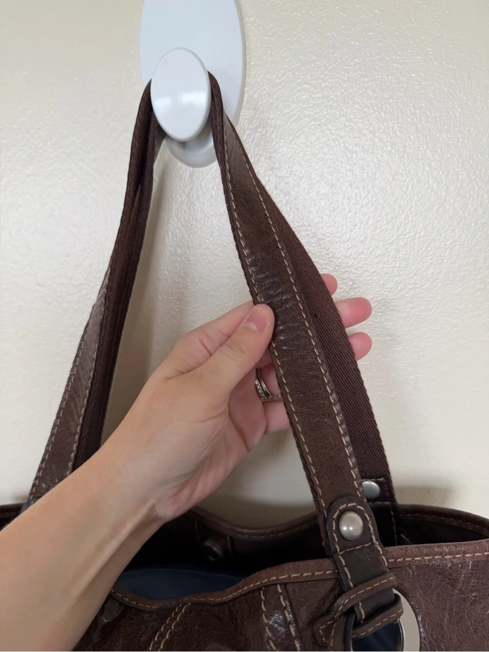 FOSSIL Chocolate Brown Leather Vintage Hobo Shoulder Tote Bag w Silver Key